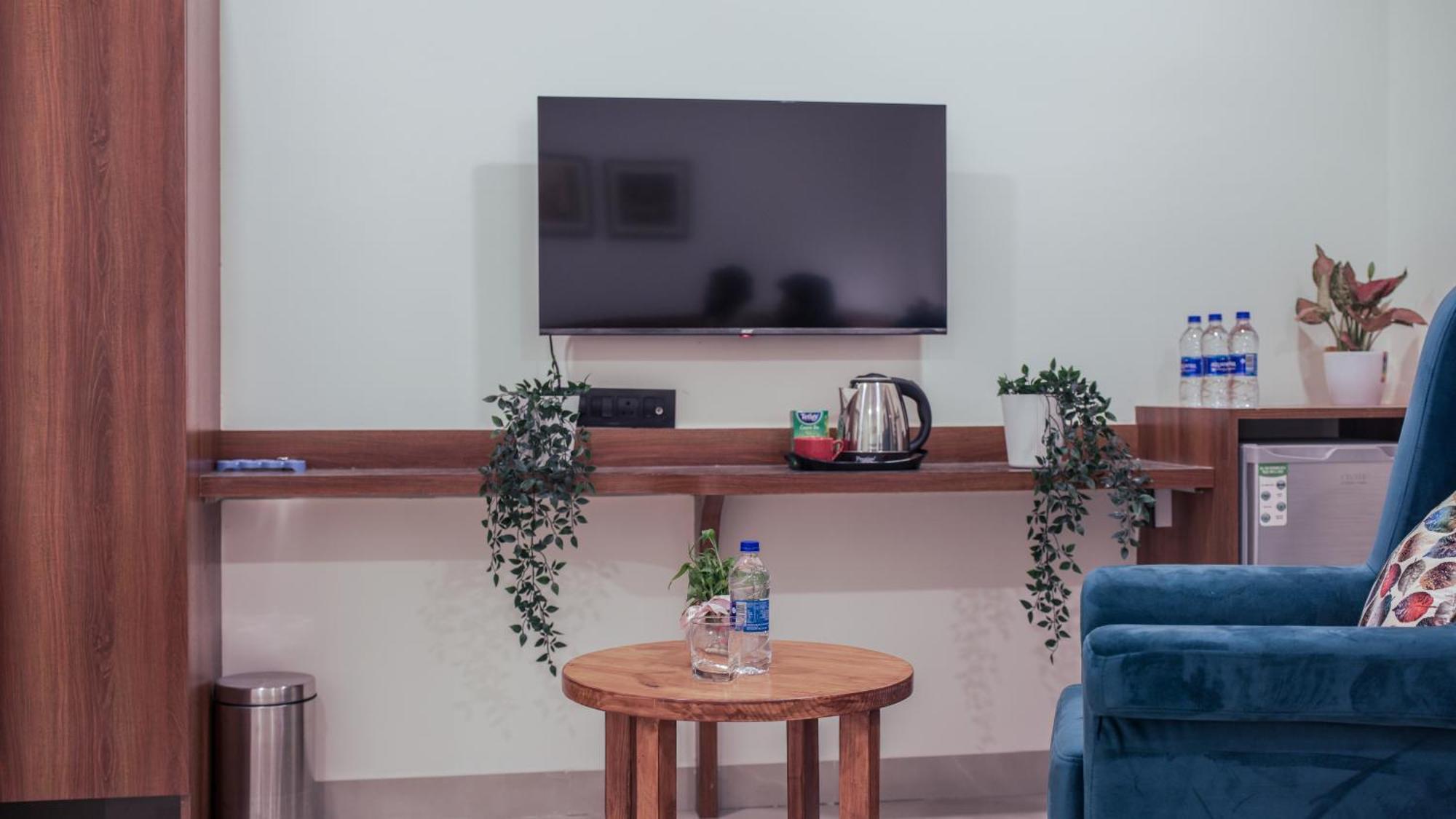 Radhe Suites Hyderabad Exterior photo